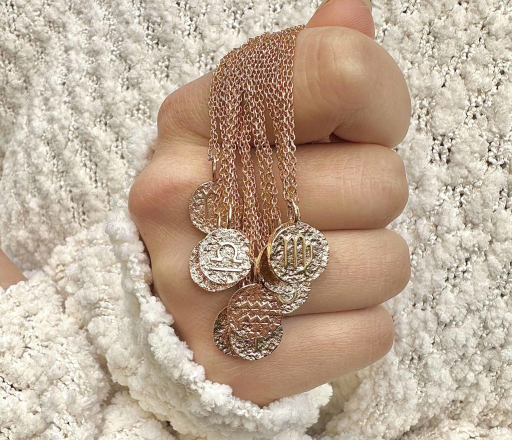 Collier Vierge