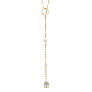 Sautoir “Josie” en plaqué or avec pendentif en forme de goutte et zircons, collection Chloé Rose Genève